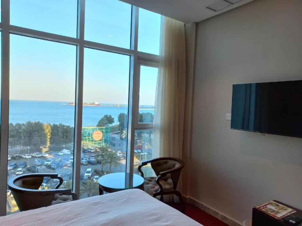 Gulf Blue Waves أمواج الخليج الزرقاء Hotel Kuwait City Esterno foto